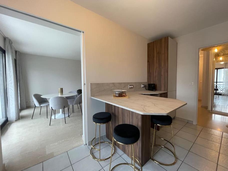 Apartament Le Mont-Veyrier, Parking Et Vue Annecy Zewnętrze zdjęcie