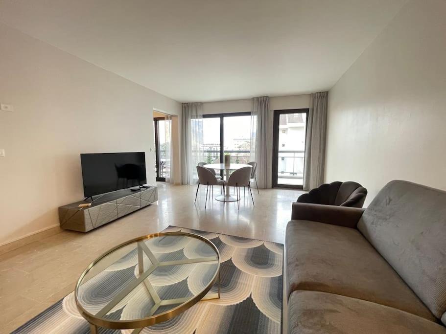Apartament Le Mont-Veyrier, Parking Et Vue Annecy Zewnętrze zdjęcie