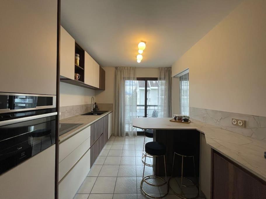 Apartament Le Mont-Veyrier, Parking Et Vue Annecy Zewnętrze zdjęcie